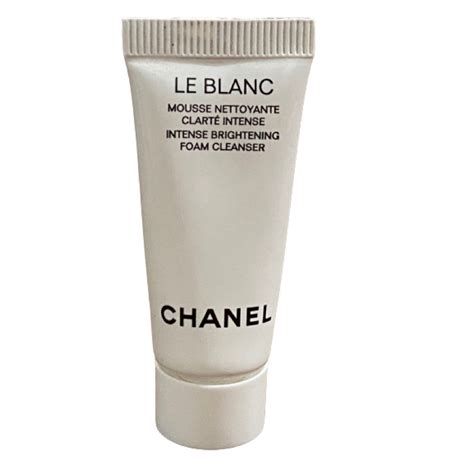 chanel le blanc foam.